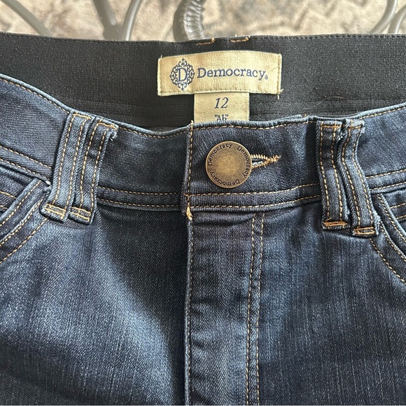 Democracy Women’s Six Pocket Skinny Jeans - Picture 3 of 6